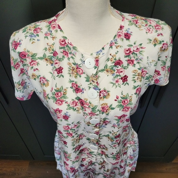 Vintage 1990s Off the Coast two piece coordinated top and shorts set - Picture 3 of 8